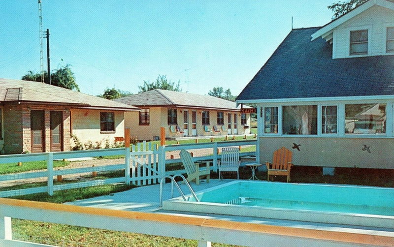 Georgia Ann Apt Motel - Vintage Postcard